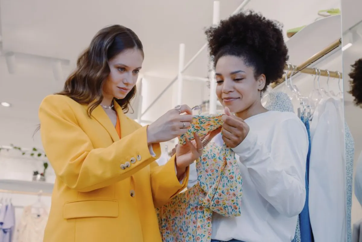 women shopping